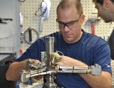 thumb-team-hkd-frank-lepage-hkd-snowmakers Module central, tête Impulse, SV10, hydrant KLiK, S-valve ... nommez-le, Frank peut assembler tout cela. Il est l'un de nos gourous de montage et garde un œil attentif sur la qualité des produits d’enneigement HKD.
